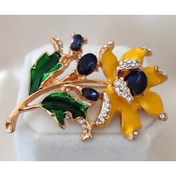 Broche fleur et pétale