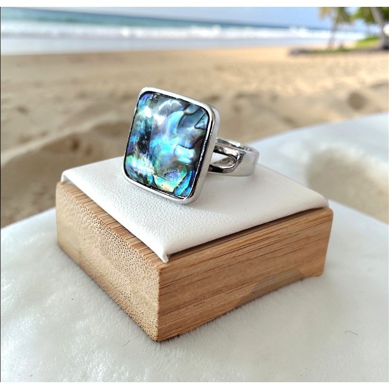 Bague en nacre bleue