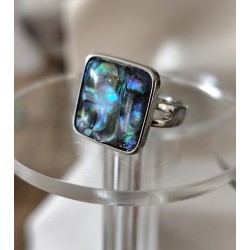 Bague en nacre bleue