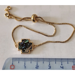 Bracelet doré avec pièce en nacre abalone