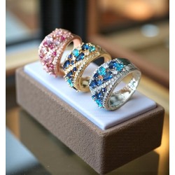 Bague pavée zirconium multicolore – anneau large élégant femme