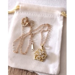 Pendentif fleur pivotante zircon cubique doré — 4 coloris